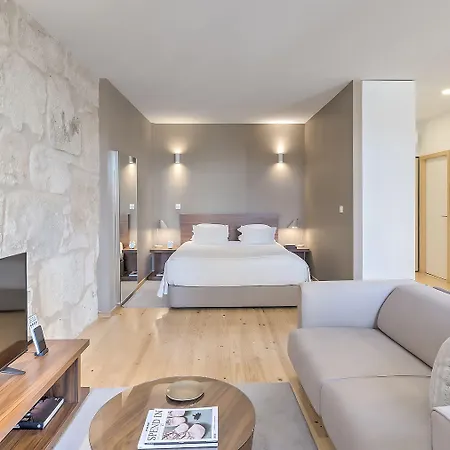 Street Sá De Noronha *