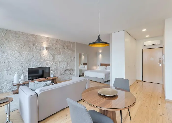 Street Sa De Noronha (adults Only) * Porto